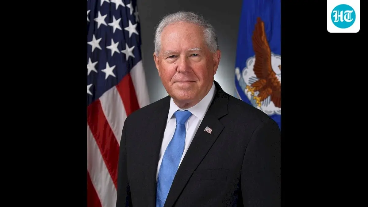 Pentagon revokes ex-Air Force chief's clearance over Air Force One leak