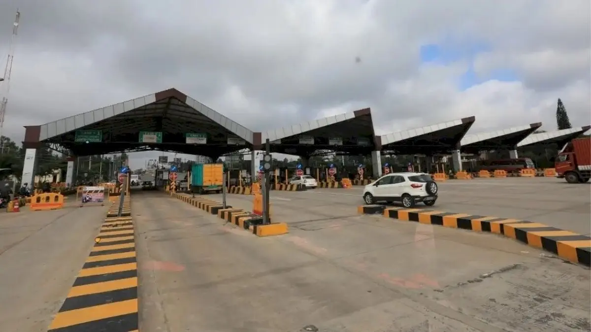 Kumaraswamy gives Karnataka govt 10-day deadline on NICE Road toll