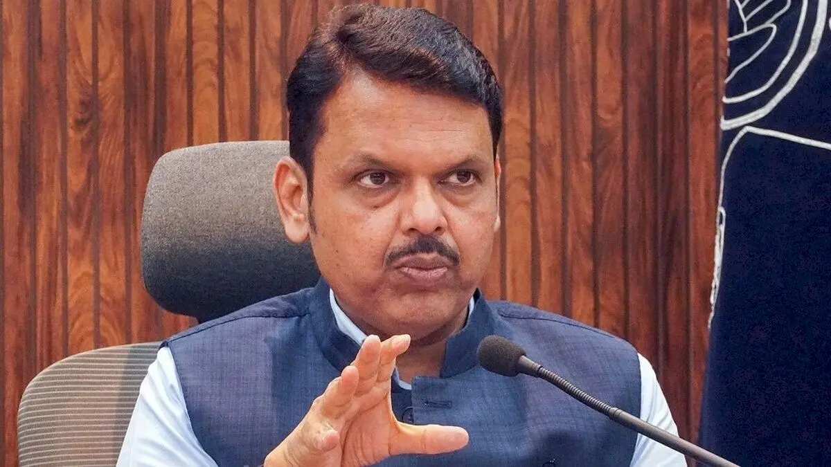 Fadnavis orders probe into Rs 18-crore Siddhivinayak theft claim