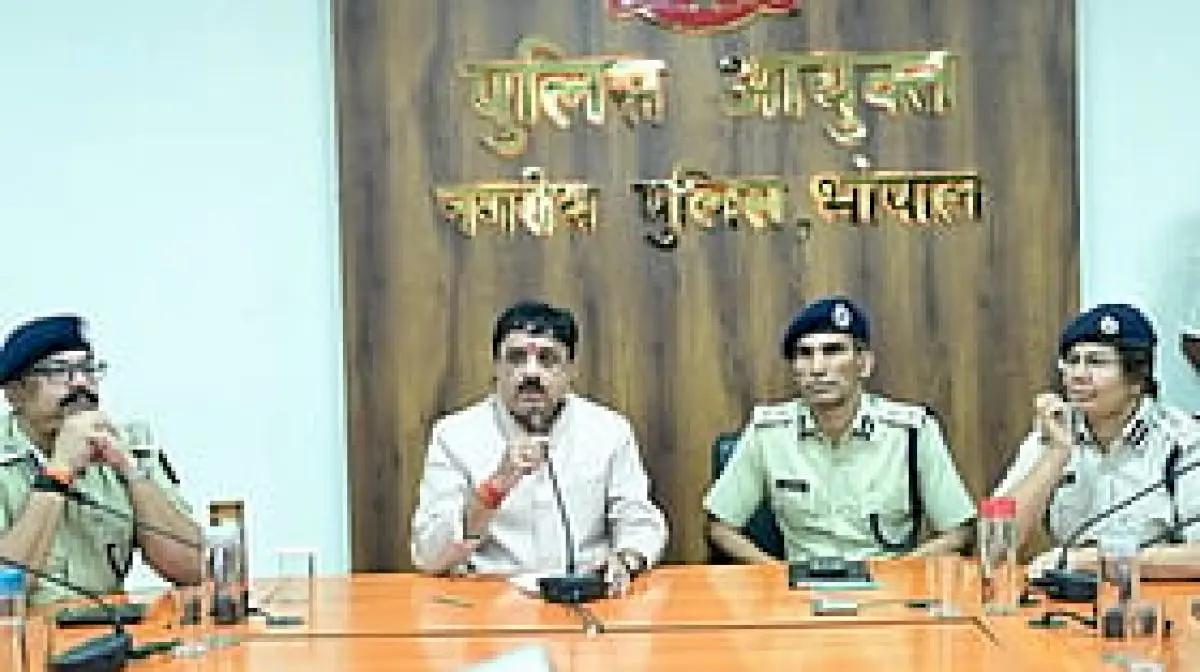 MP Alok Sharma meets police commissioner over Moti Masjid barricading