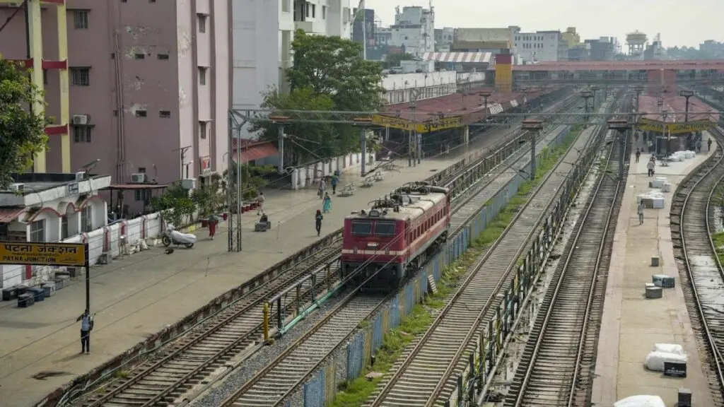 Train services hit as power line snaps near Kazipet