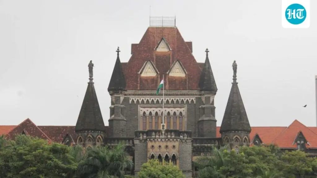 Bombay HC slams Maharashtra govt, orders fee refund to 4 med students