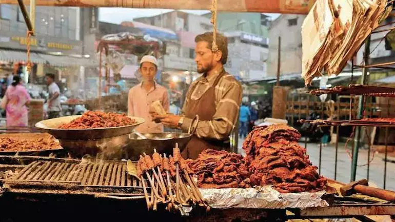 FDA suspends licences of 5 MCA outlets over hygiene violations