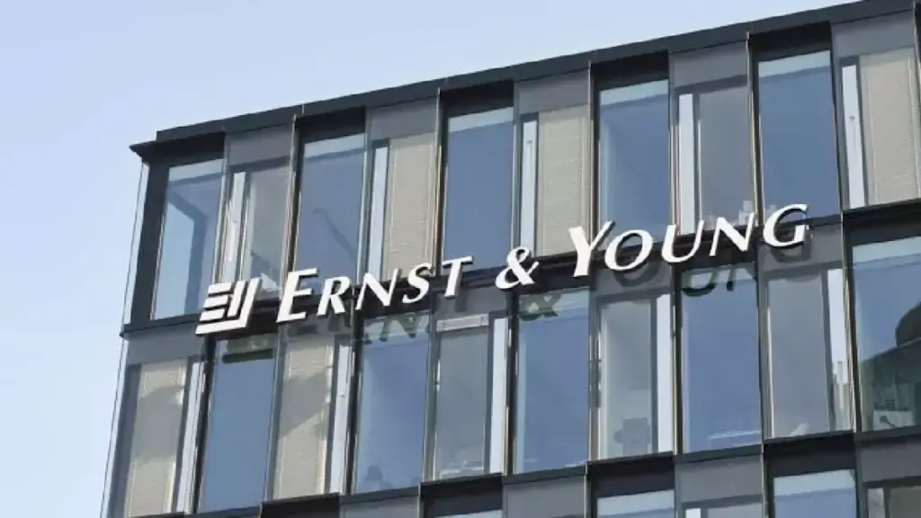 Ernst & Young seeks Senior Associate for OSS licensing review