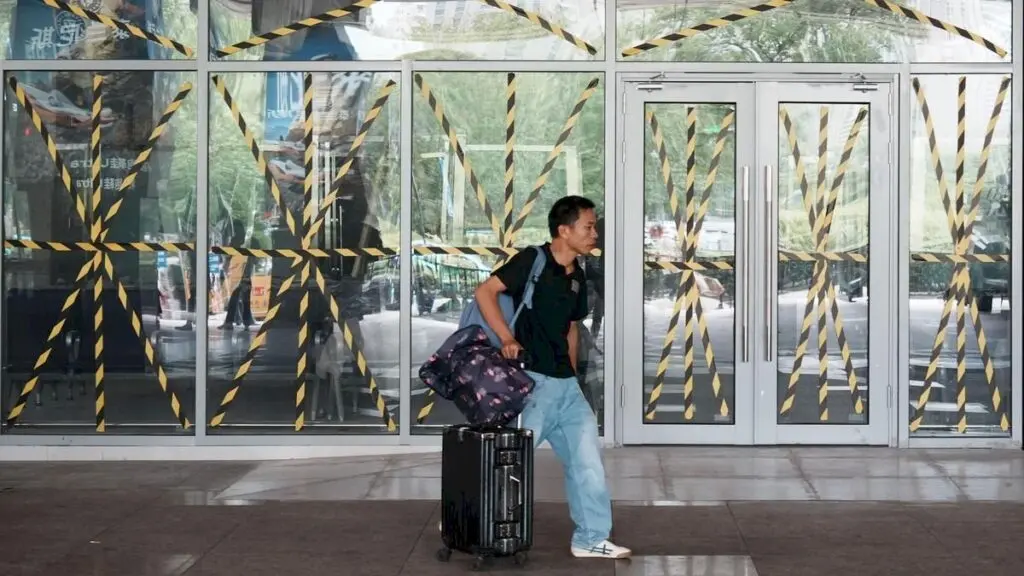 Shanghai cancels 1,300 flights as Typhoon Dolphin nears