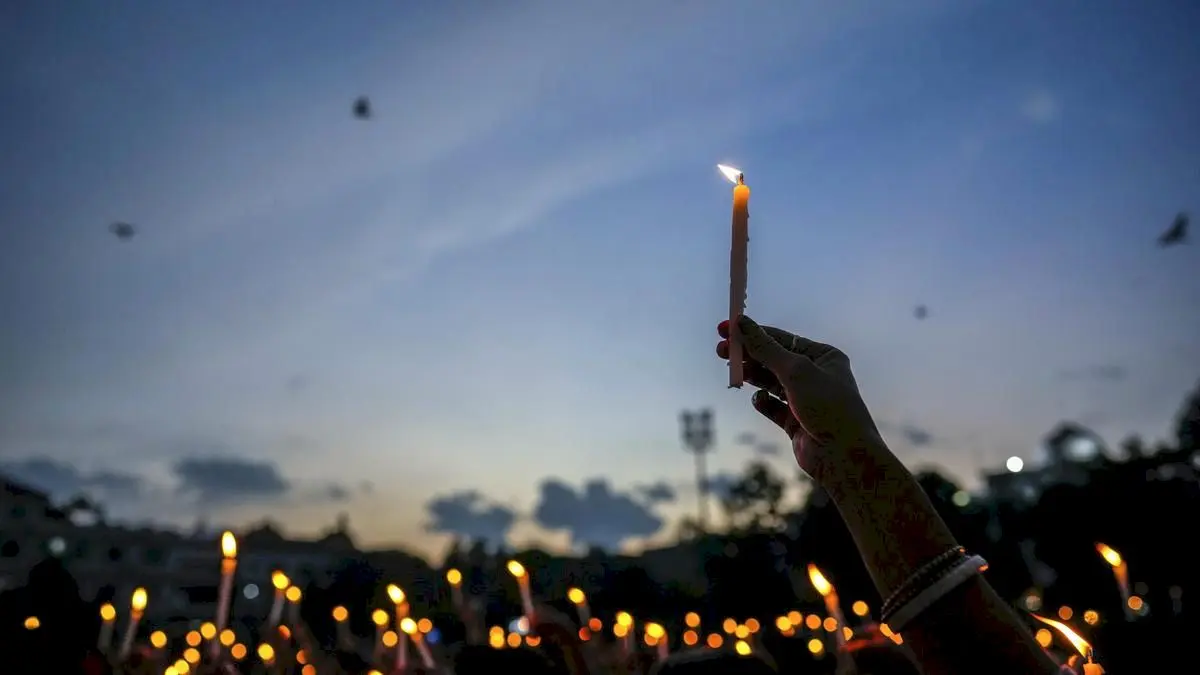 Bengal hospitals observe 2-minute silence for rape-murder doctor