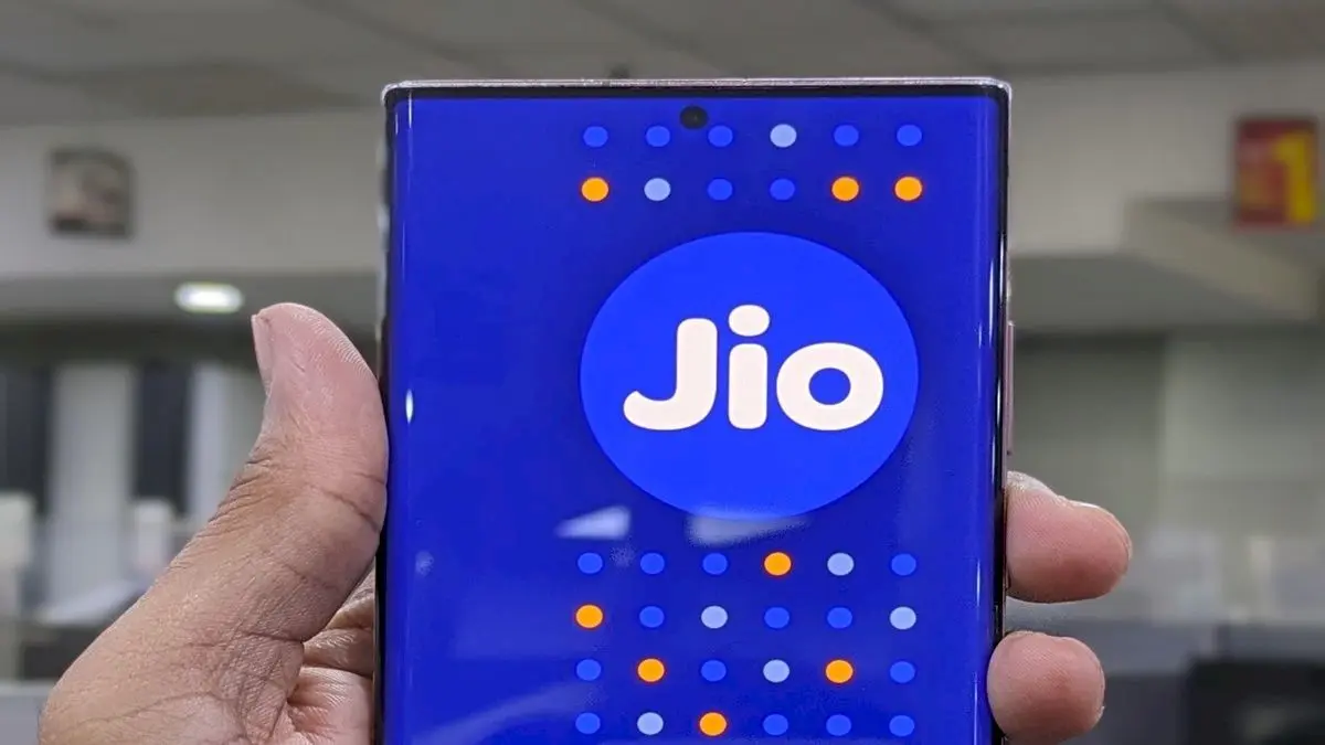 Jio Rs 999 plan offers 198GB data, unlimited calls, OTT perks
