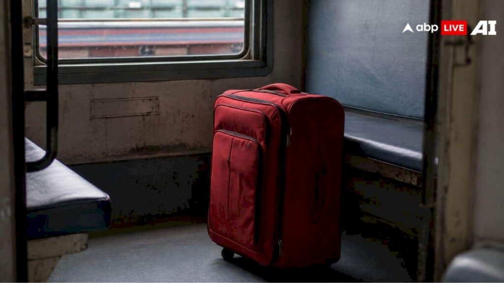 oozing-blood,-foul-smell:-body-parts-found-in-trolley-bag-on-tamil-nadu-express-at-agra-station