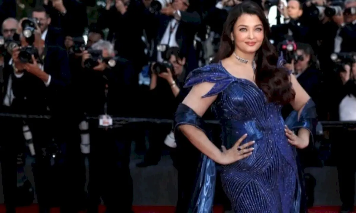 Aishwarya Rai Bachchan says much is manufactured in today's world