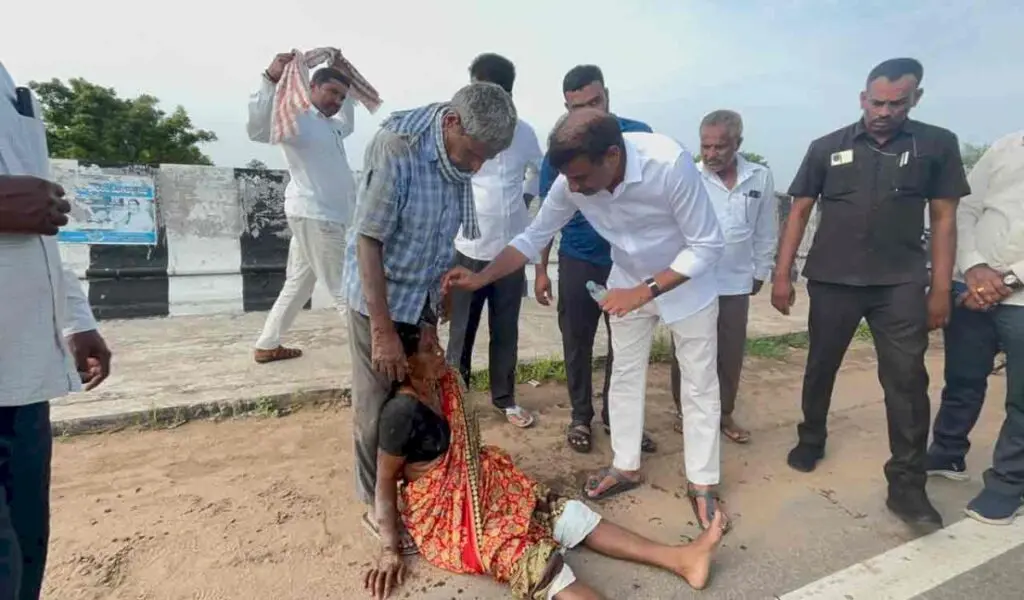 Dubbak MLA rescues couple injured in road accident