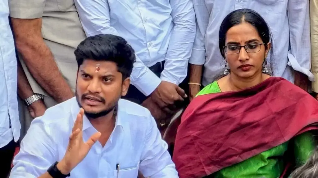 Mobile phones banned in Tamil Nadu’s major temples from September 1