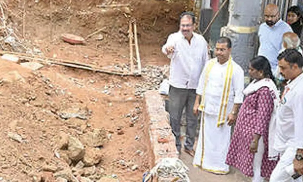 Kanaka Durga temple creates separate queue for special pujas