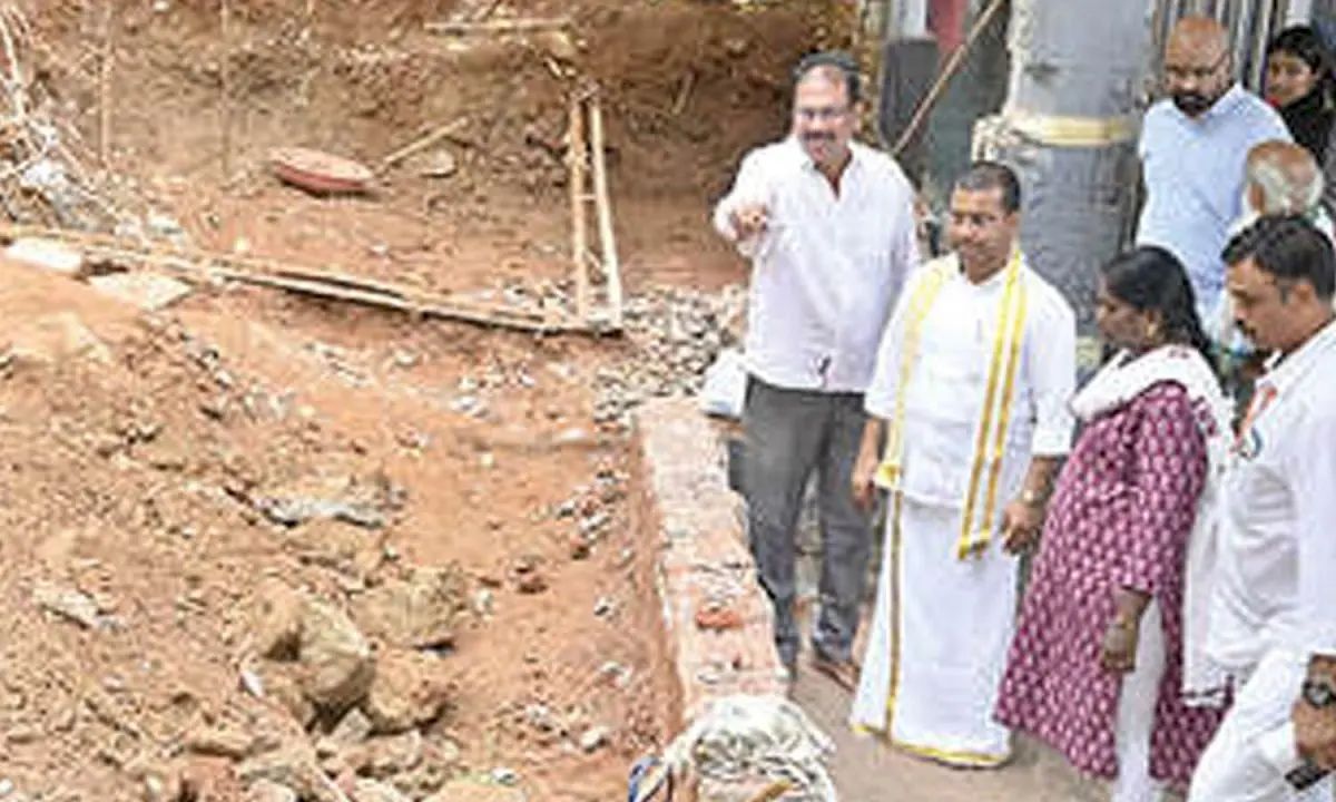 Kanaka Durga temple creates separate queue for special pujas