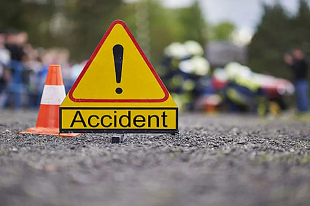 25 girl students hurt as minibus overturns in Jammu