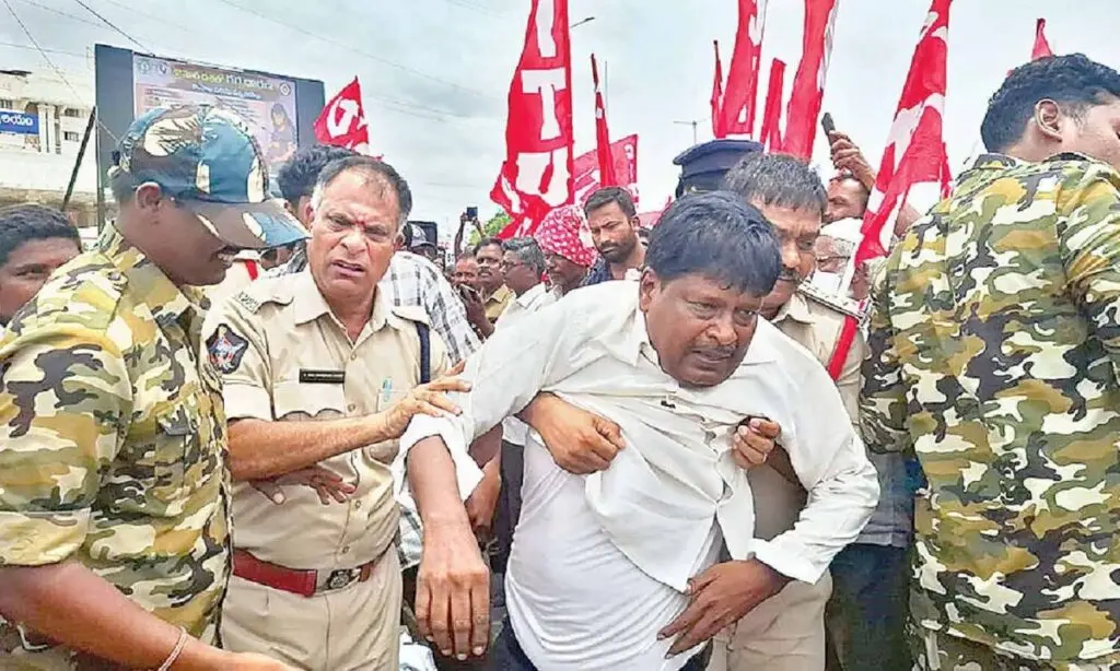Police detain 32 CITU leaders after tense Tirupati protest