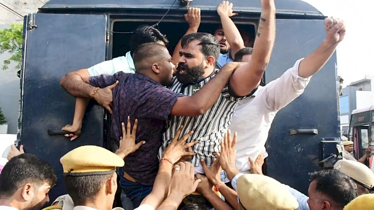 Supreme Court says states can withdraw FIRs against CJP protesters