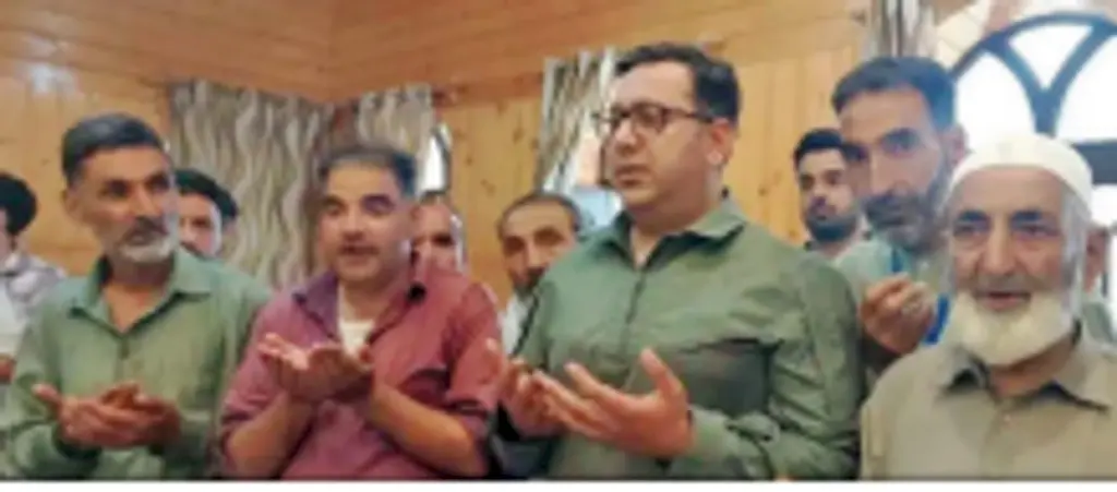 Sopore's Tujar Sharief Urs draws thousands of devotees