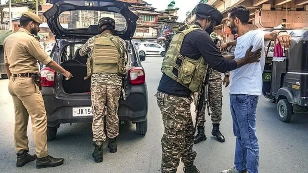 Parliamentary panel recommends integrated security for J&K tourist spots