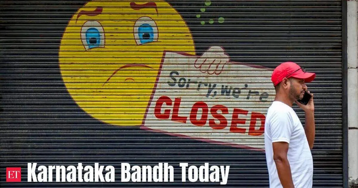Kannada activists block Attibele border, hint at big August 13 bandh