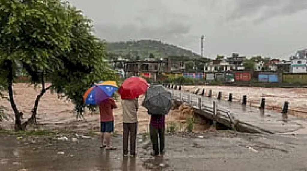 Kashmir villages lose trust in weather as cloudbursts rise