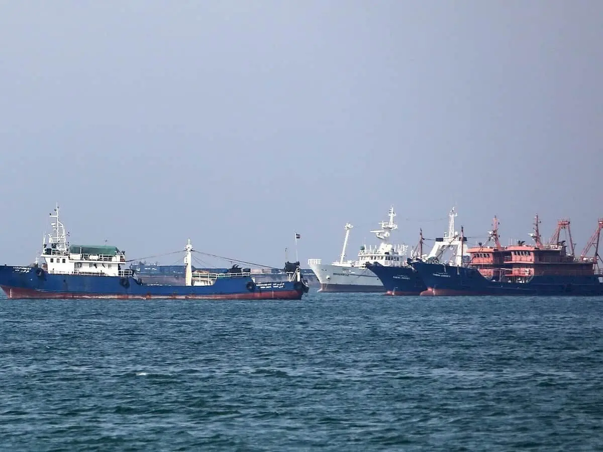 1,500 idle ships in Hormuz risk marine bioinvasion: study