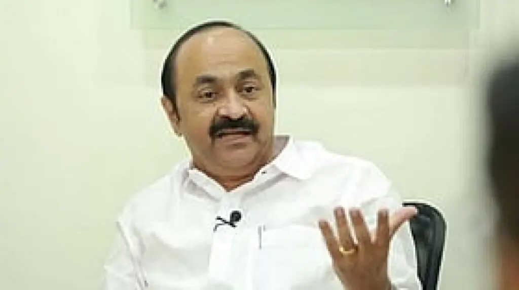 Kerala CM promises new rescue system after Neendakara boat tragedy