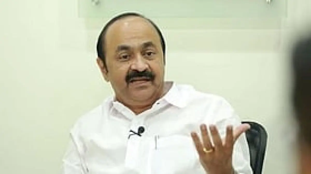 Kerala CM promises new rescue system after Neendakara boat tragedy