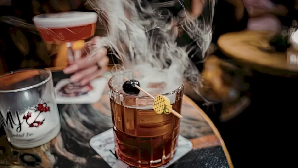 Smoky Highball Trend Drives India’s Monsoon Cocktail Craze
