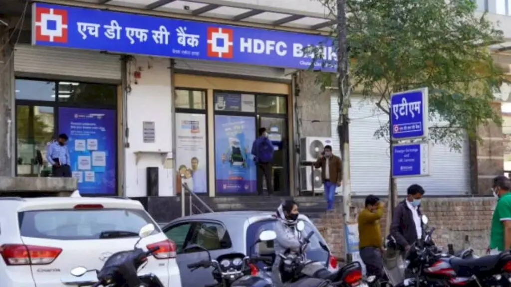 HDFC Bank cuts MCLR by 5 bps; home, personal loan EMIs may not fall immediately