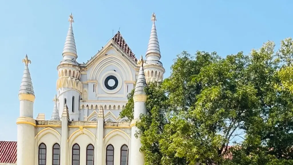 Madhya Pradesh HC: Forged entry cancels right to public job