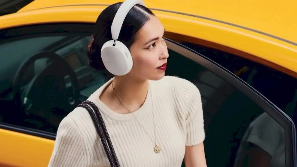 Amazon Great Freedom Sale 2026 offers deals on premium headphones