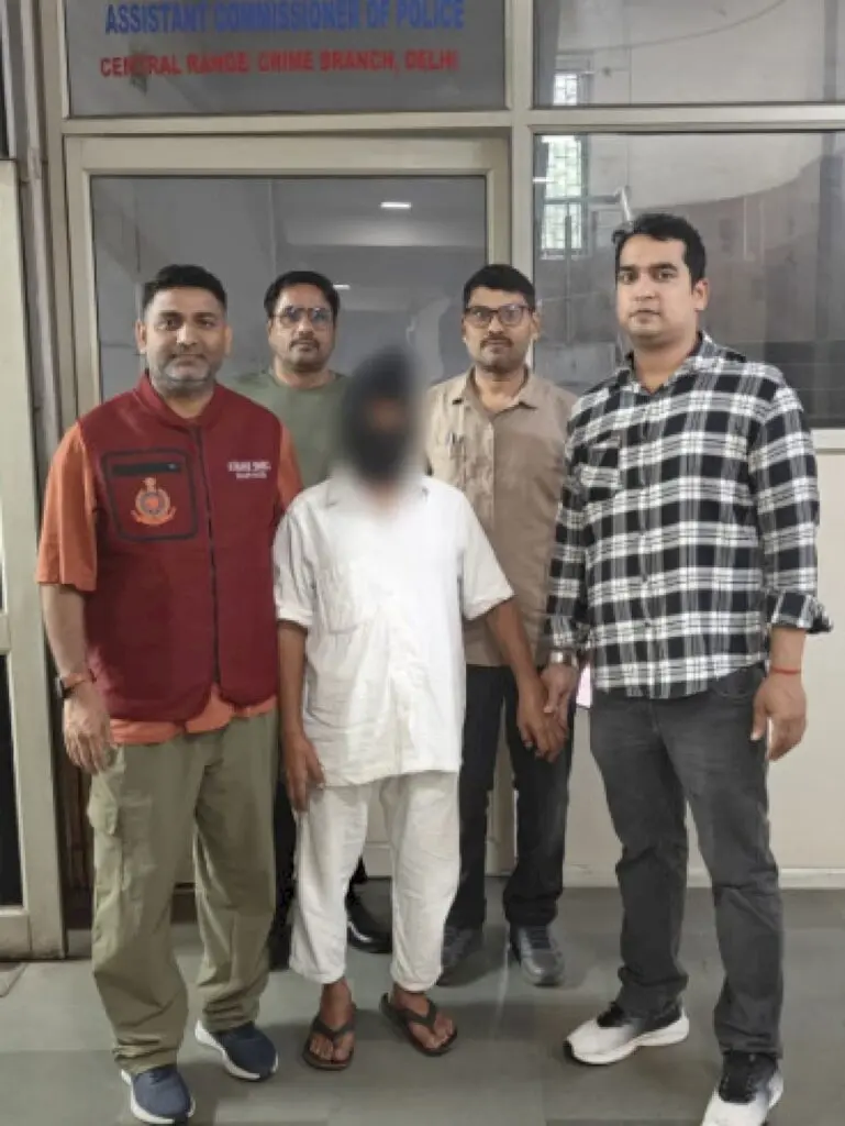 Delhi Crime Branch arrests wanted forgery accused after 12 years