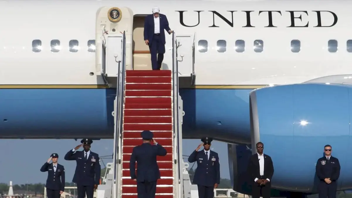 Iran Threat Prompted Trump’s Secret Air Force One Switch