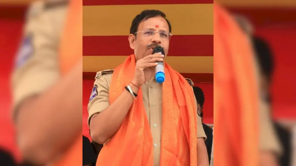 Hyderabad police chief opens Bonalu Ghatam procession in Old City