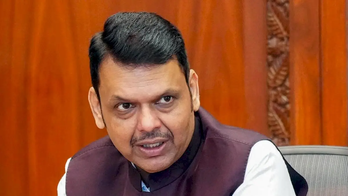 Fadnavis cancels licence of tribal school after 3 girls die of snake bite