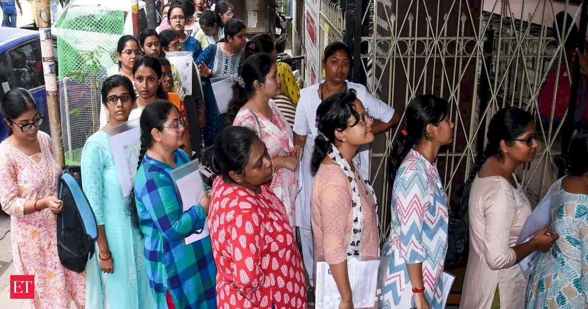 Youth jobs struggle as gender gap widens, says report