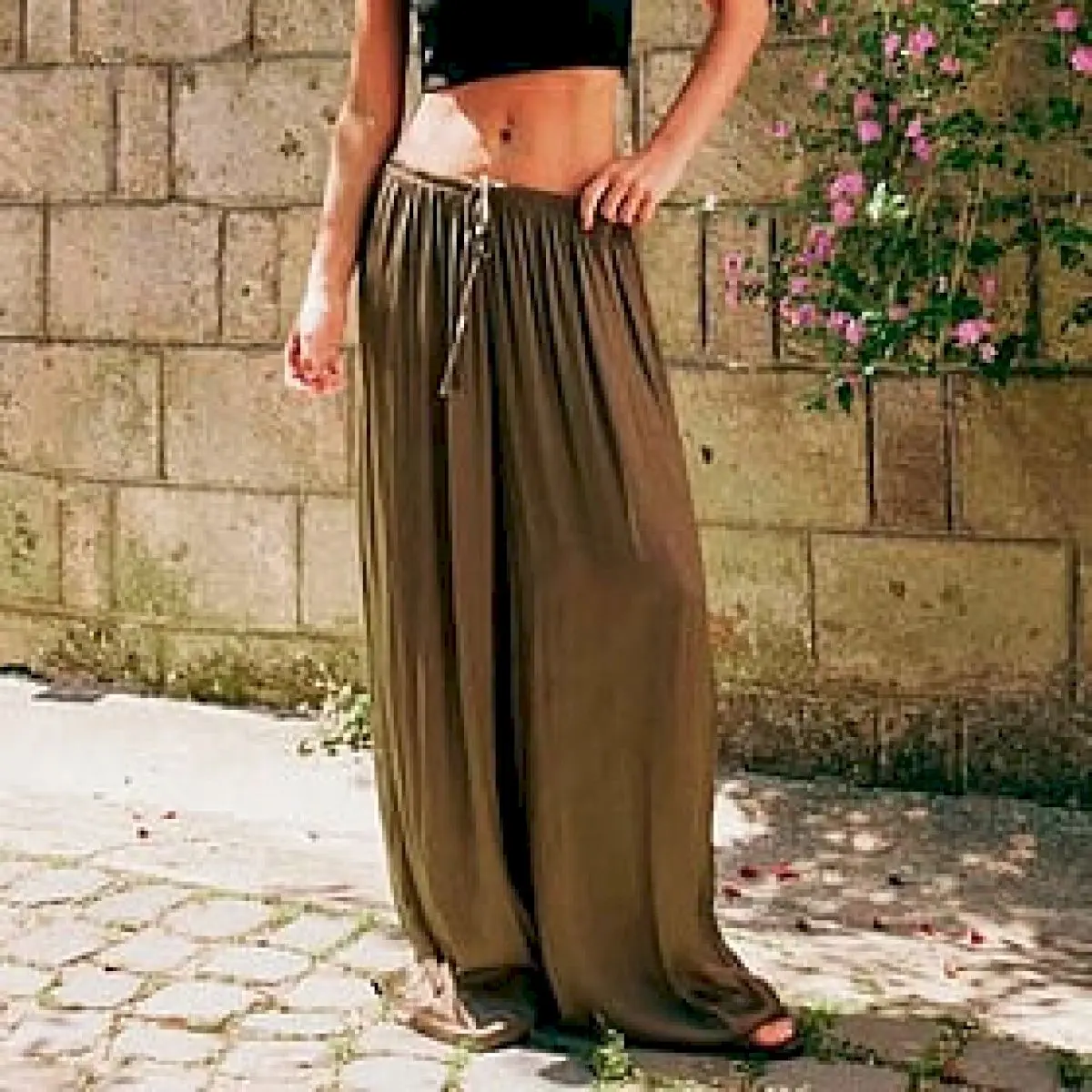 Wide-leg 'death pants' cause tripping hazard in Bengaluru