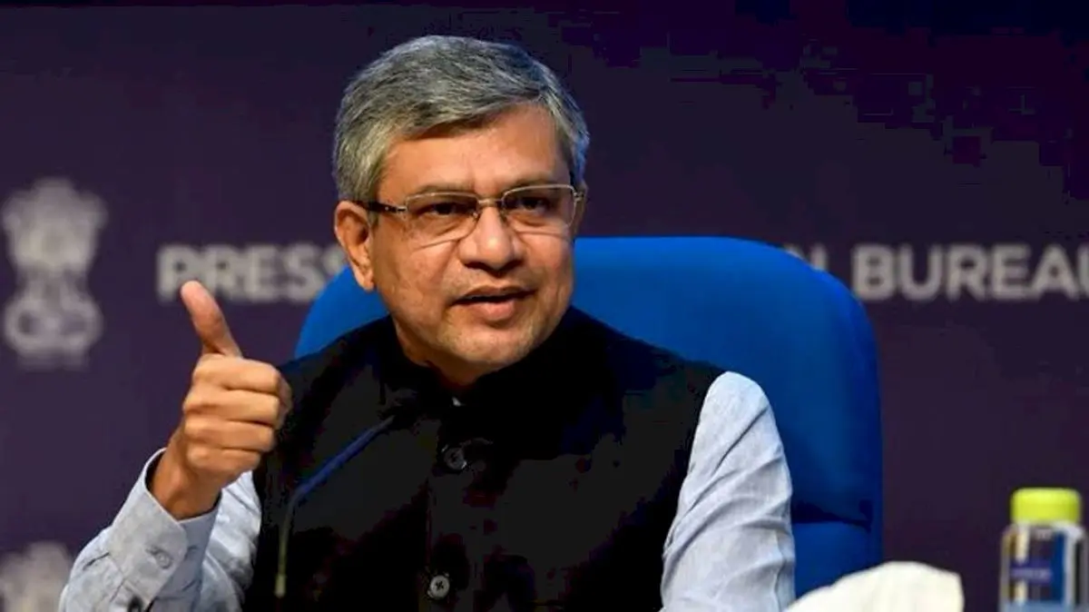 Railways expands fencing, patrols to combat stone pelting