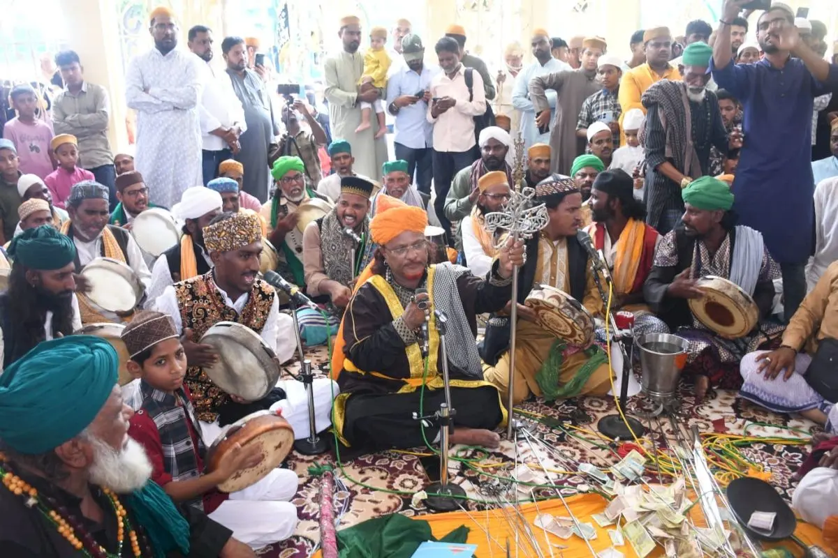 1.5 lakh devotees, Rifayi feats at Biabani dargah Urs finale