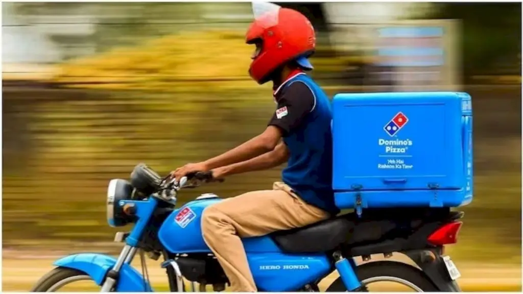 महाराष्ट्र: डोमिनोज के 4 आउटलेट का लाइसेंस सस्पेंड, ब्लिंकिट पर भी कार्रवाई