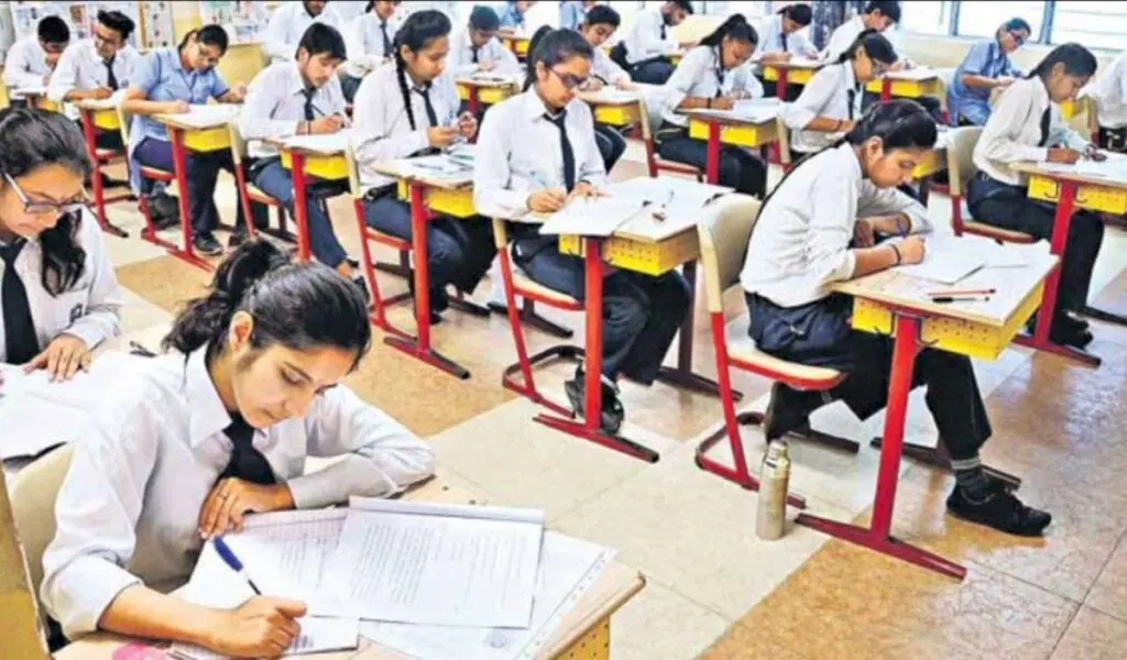 Parliamentary panel flags lack of prep for third language formula under NEP