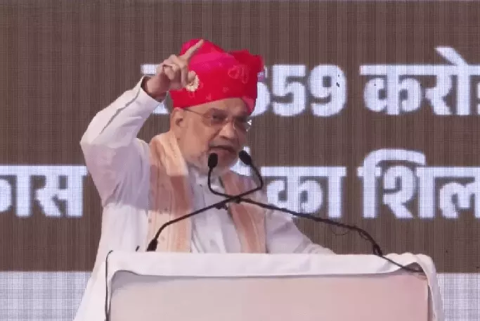 Amit Shah demands apology from Sonia Gandhi over Vande Mataram row