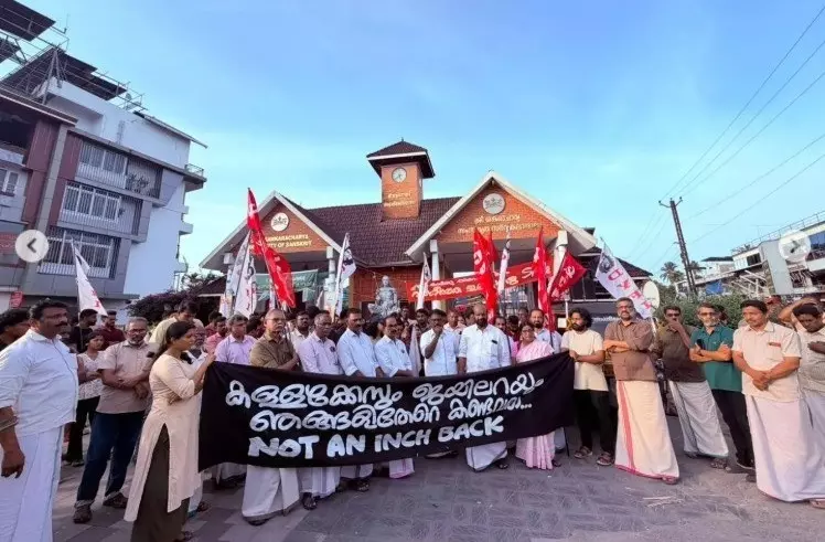 Kerala Sanskrit varsity row: Vijayan attacks Governor over student arrests