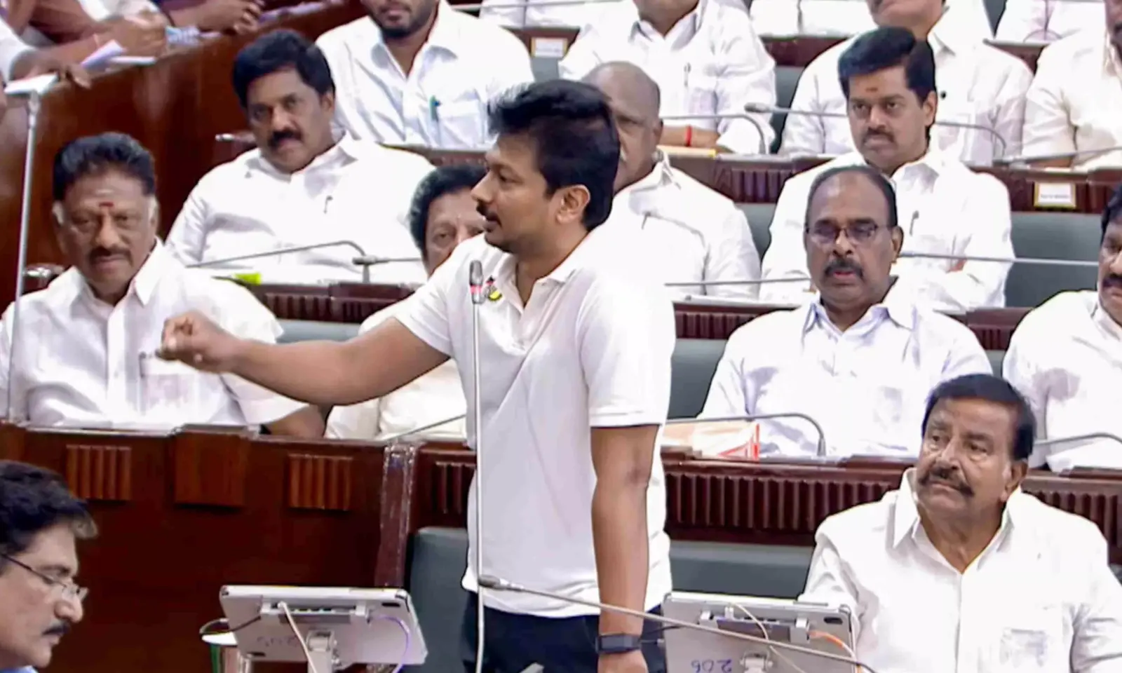DMK MLAs reject free cars from Tamil Nadu government