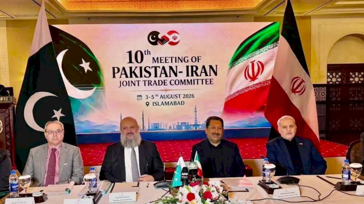 Pakistan and Iran reaffirm 10-billion-dollar trade target, advance FTA talks
