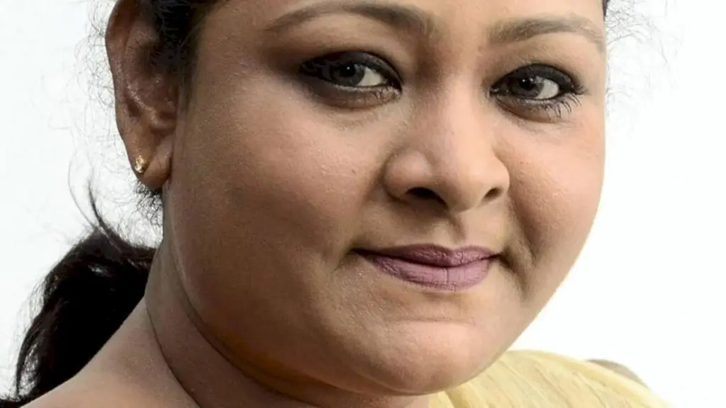 Shakeela undergoes Rs 3 lakh neck surgery after excessive phone use