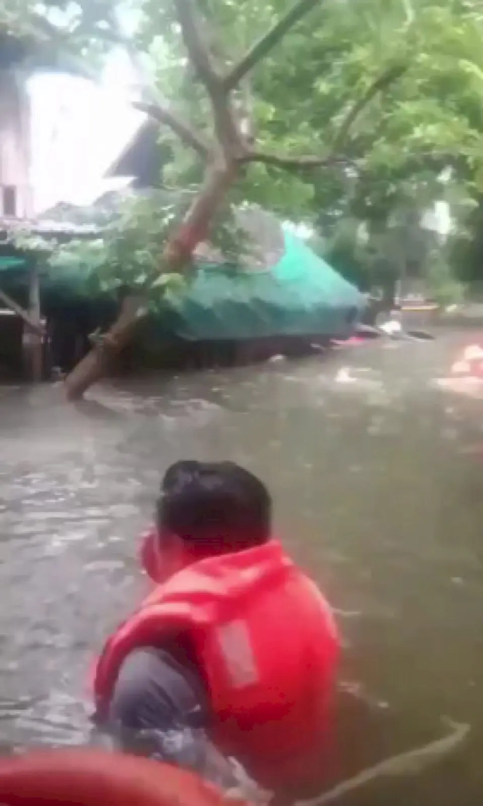 Philippines warns of water-borne diseases after floods