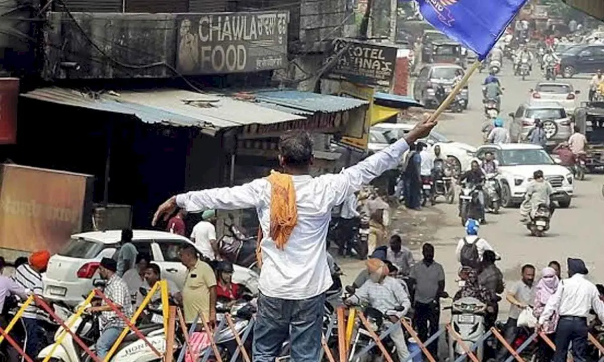 Sanitation workers' bandh shuts markets across Punjab