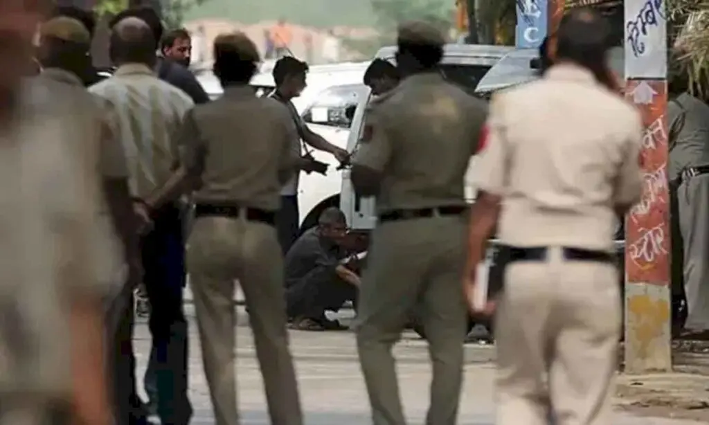 Cop arrested for girl murder assaulted by hospital staff