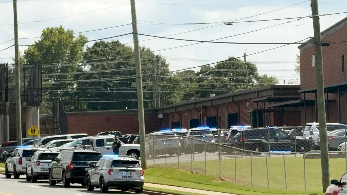 One student hurt in Georgia school shooting, teen held